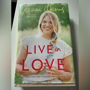 Live in Love Lauren Atkins hardback book Thomas Rhett 4/$20